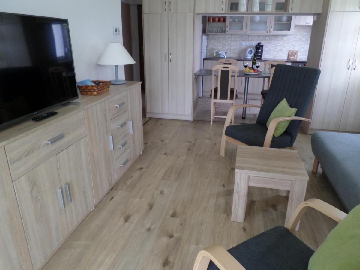 Lakoparki Apartman Veszprem Exterior photo