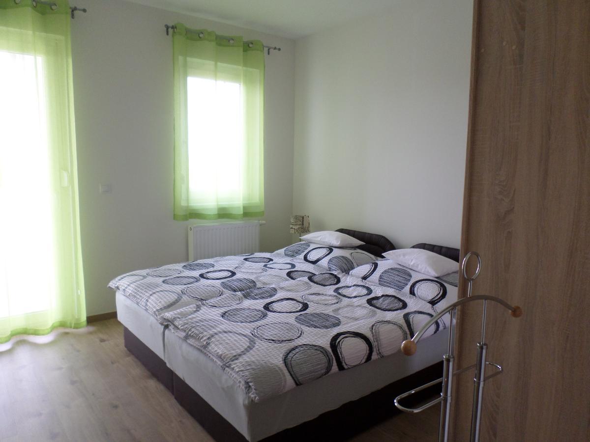 Lakoparki Apartman Veszprem Exterior photo
