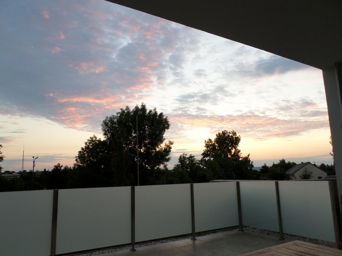 Lakoparki Apartman Veszprem Exterior photo